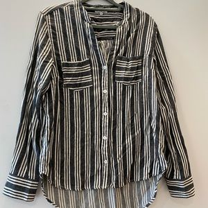 Lila Li Gray + White Button Down Blouse - size Medium